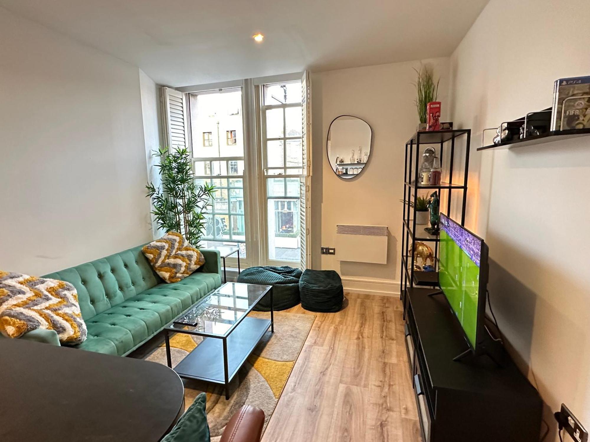 Apartment Cosy High Street 30 Seconds From Station